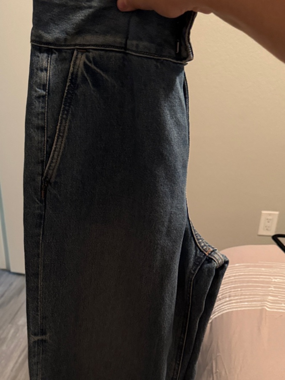 Express Men’s Distressed Blue Slim Jeans